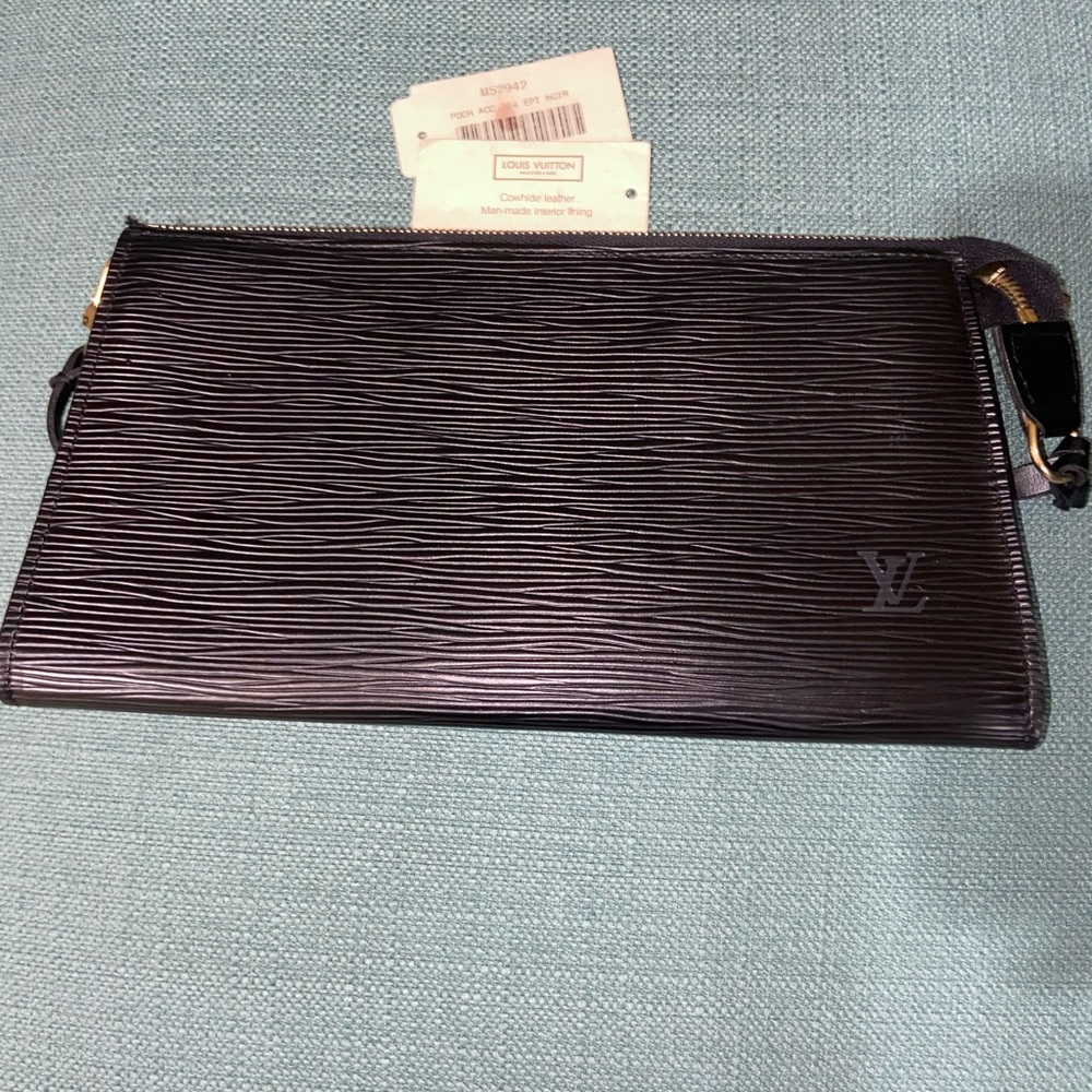 Louis Vuitton Pochette Accesoires Epi Noir